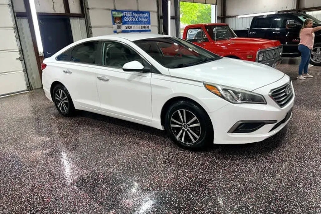 2016 Hyundai Sonata SE photo 1
