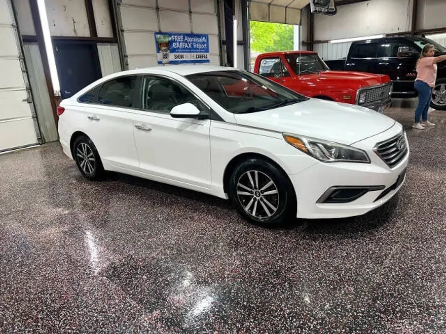 2016 Hyundai Sonata SE photo 1