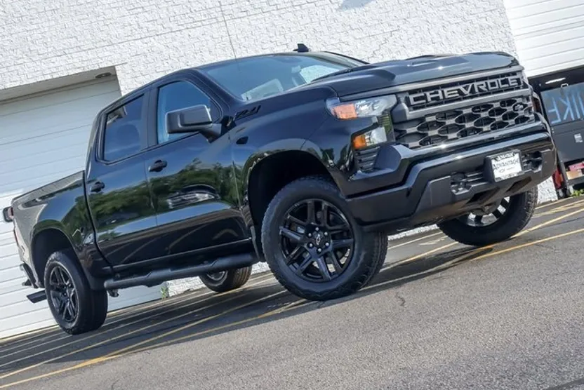 2026 Chevrolet Silverado 1500 Custom Trail Boss photo 1