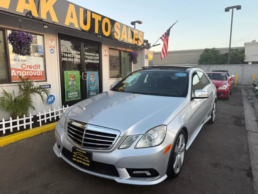 2011 Mercedes Benz E 350 Sedan photo 1