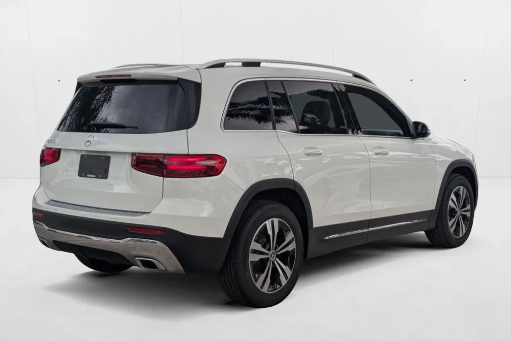 2026 Mercedes Benz GLB 250 photo 1