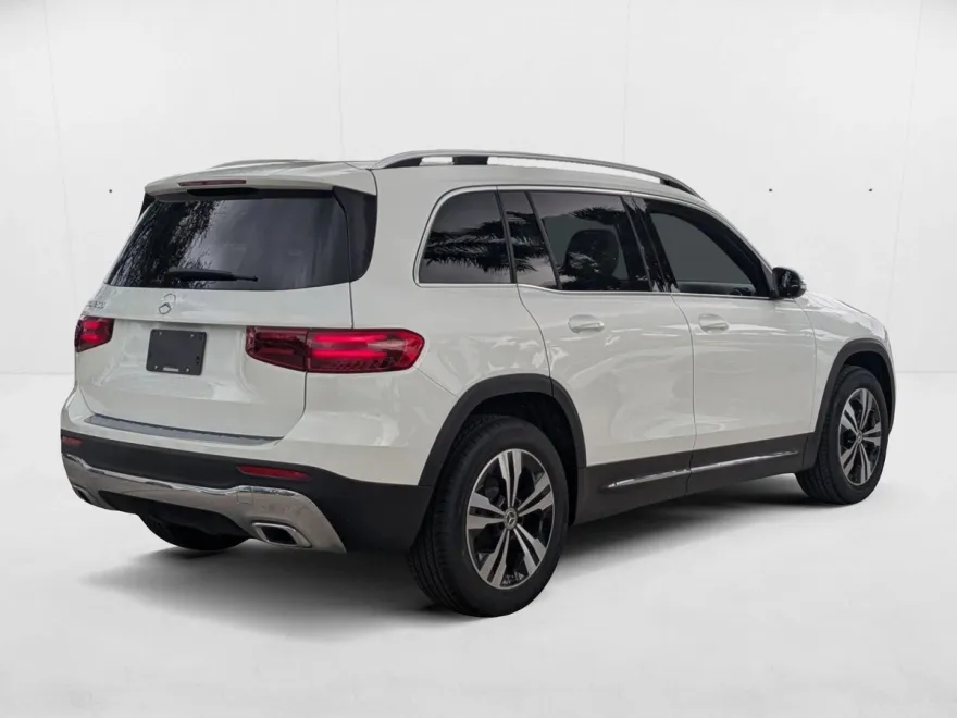 2026 Mercedes Benz GLB 250 photo 1