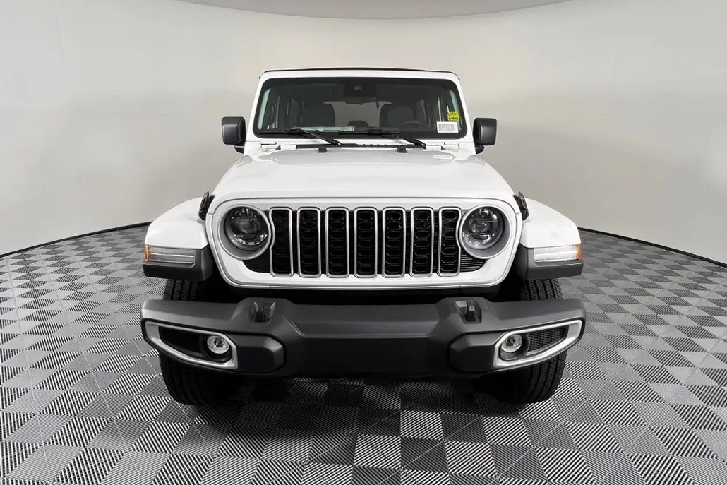 2025 Jeep Wrangler Sahara photo 1