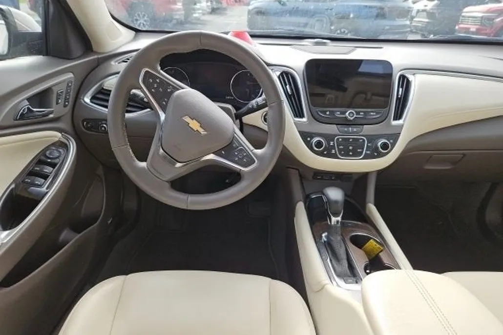 2024 Chevrolet Malibu Premier 2LT photo 1