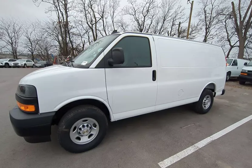 2025 Chevrolet Express Cargo 2500 photo 1