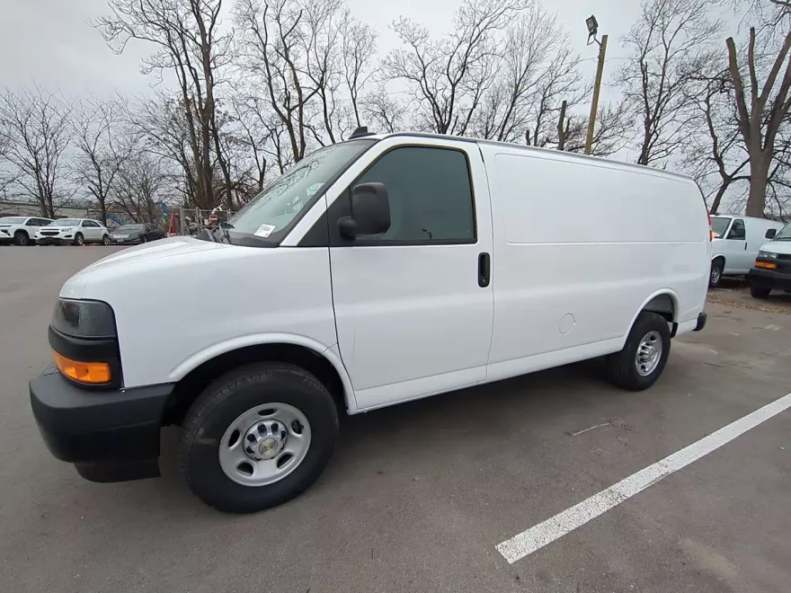 2025 Chevrolet Express Cargo 2500 photo 1