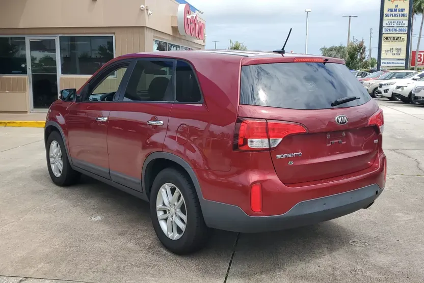 2015 Kia Sorento LX photo 1