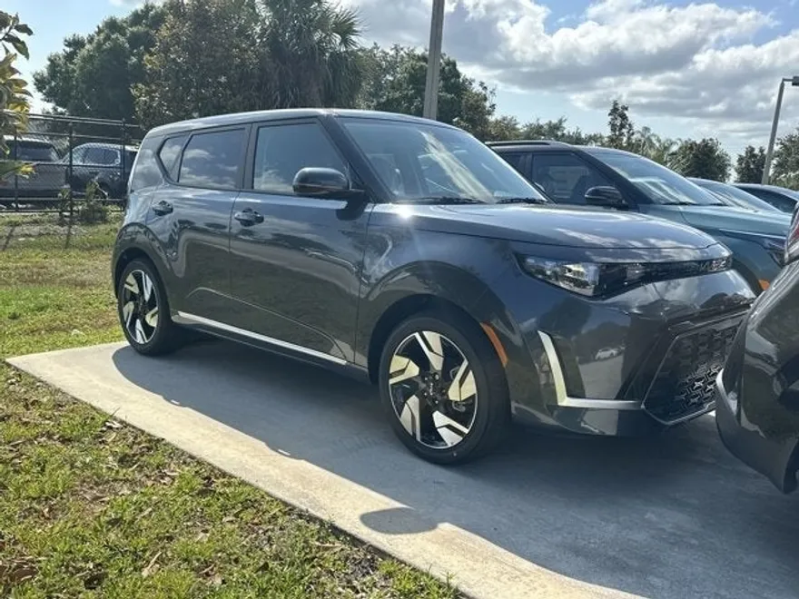 2025 Kia Soul GT-Line photo 1