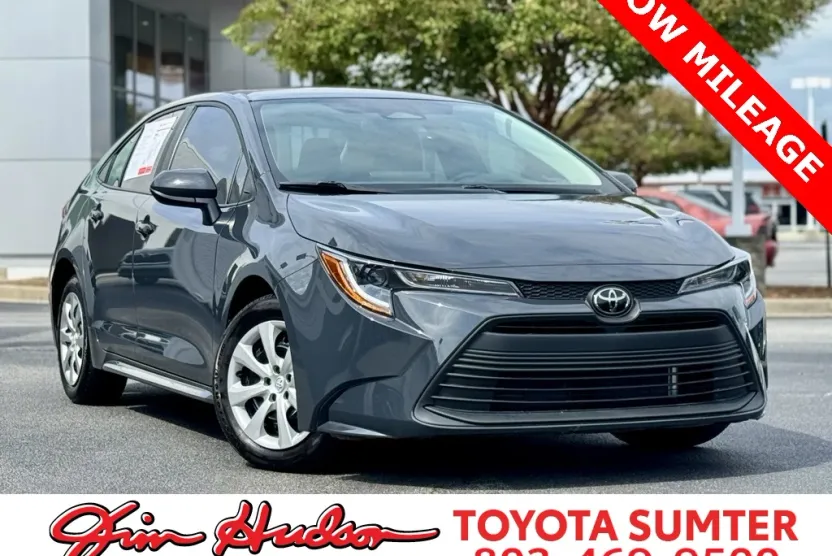 2024 Toyota Corolla LE photo 1