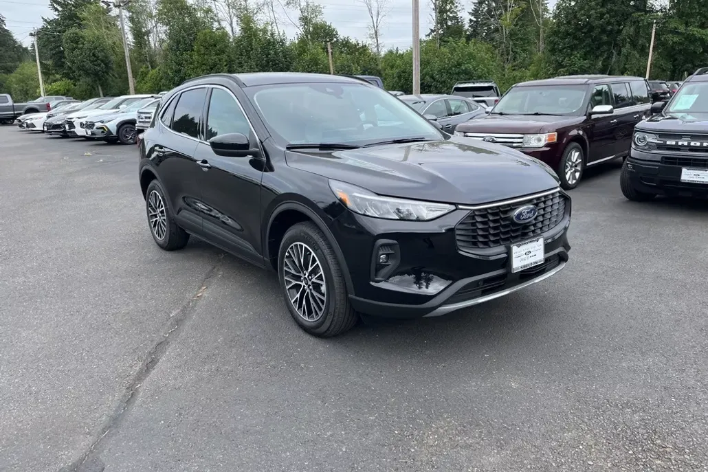 2025 Ford Escape Plug-In Hybrid photo 1