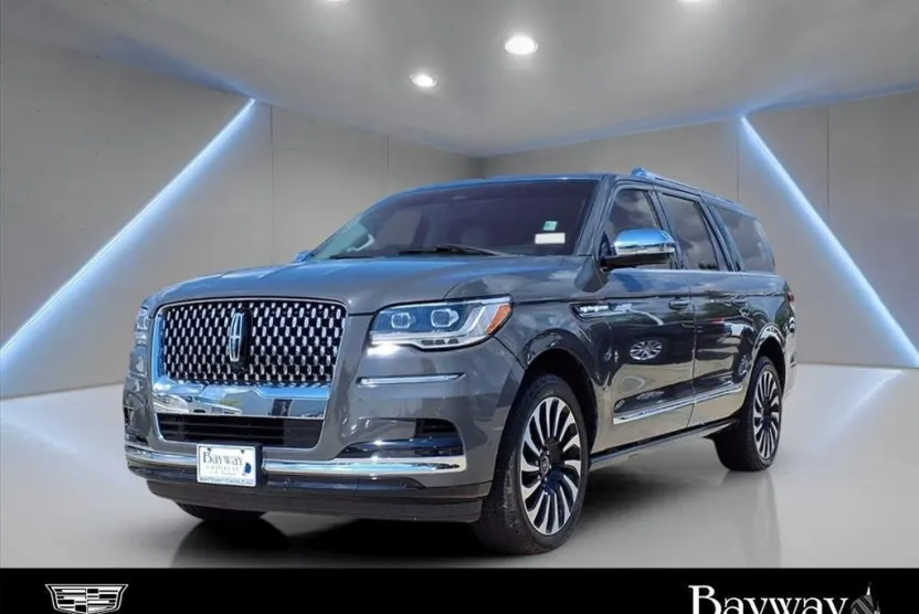2022 Lincoln Navigator Black Label photo 1