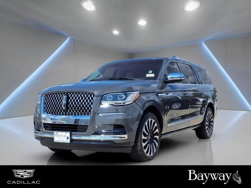 2022 Lincoln Navigator Black Label photo 1