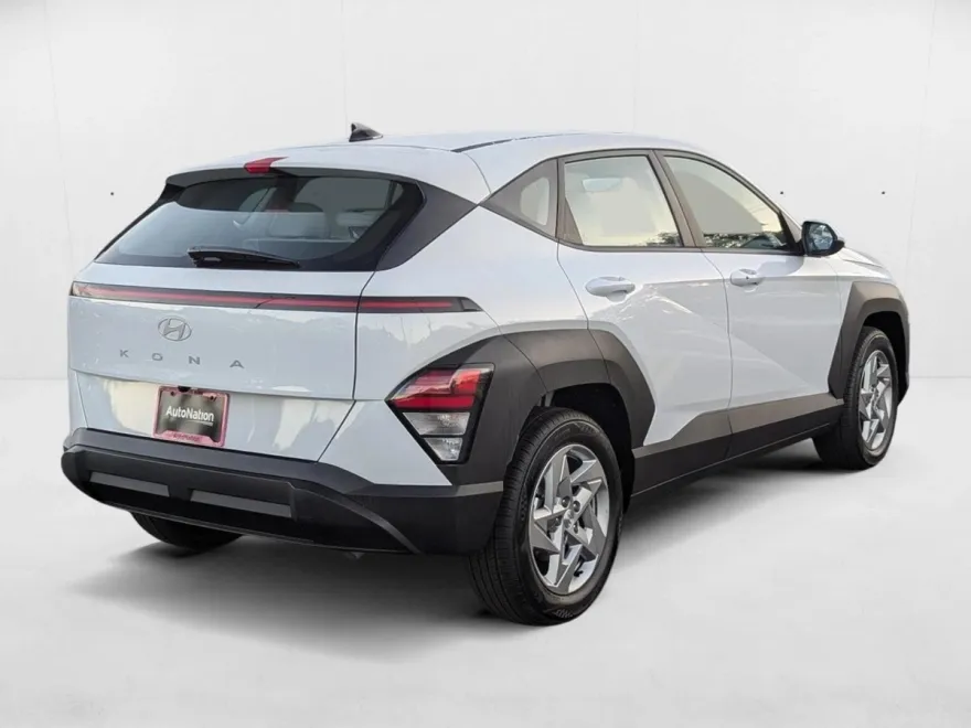 2024 Hyundai Kona SE photo 1