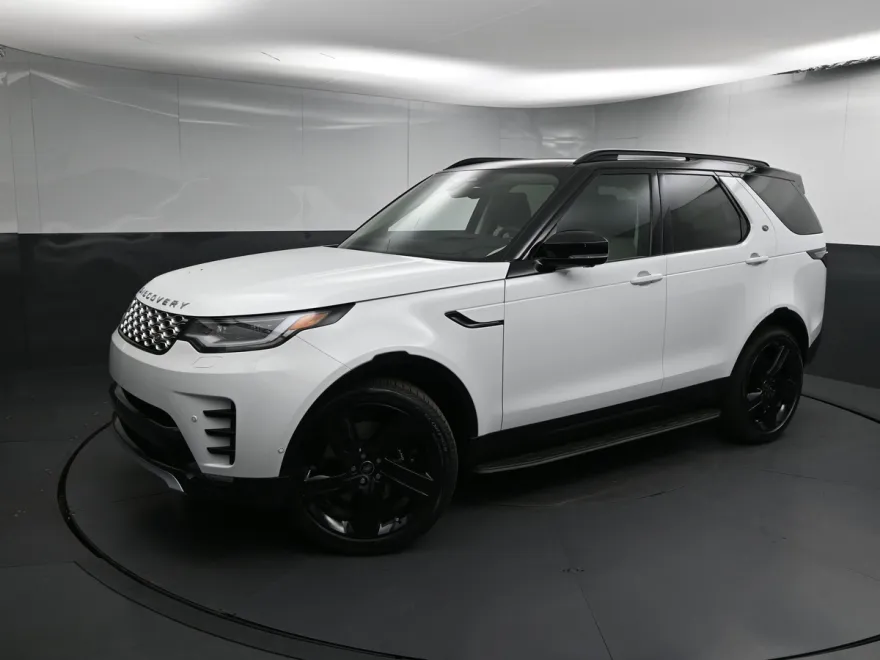 2025 Land Rover Discovery Metropolitan Edition photo 1