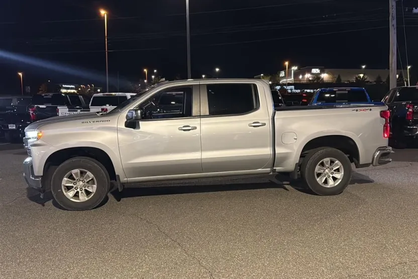 2022 Chevrolet Silverado 1500 LT photo 1