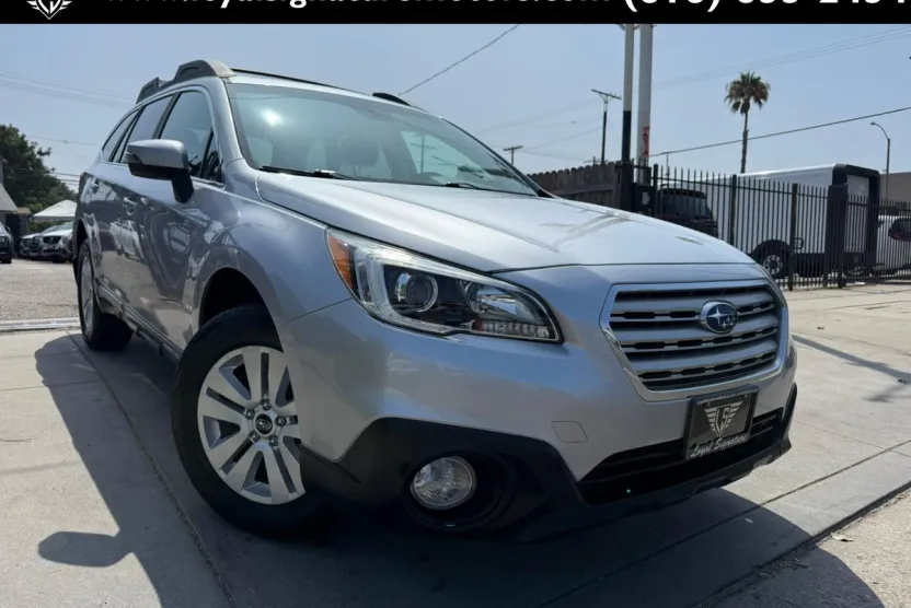 2017 Subaru Outback 2.5i Premium photo 1