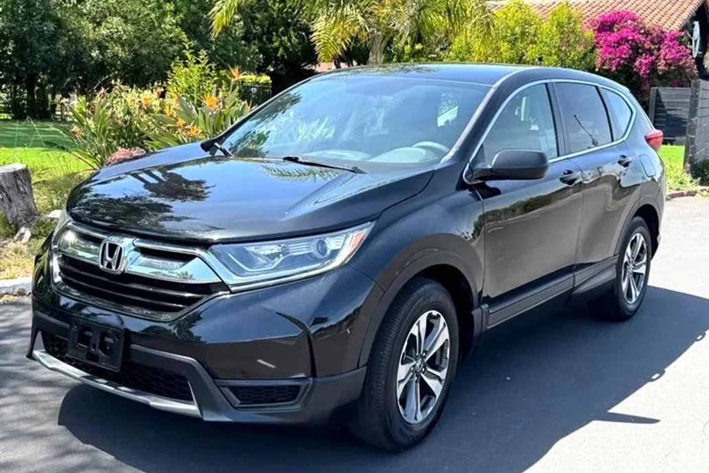 2017 Honda CR-V LX photo 1