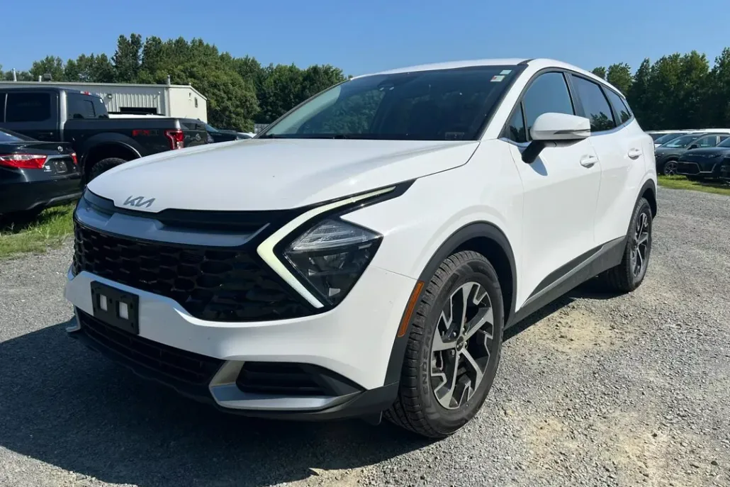 2023 Kia Sportage EX photo 1