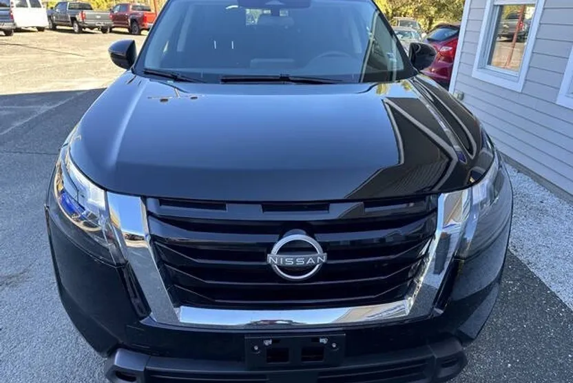 2024 Nissan Pathfinder S photo 1