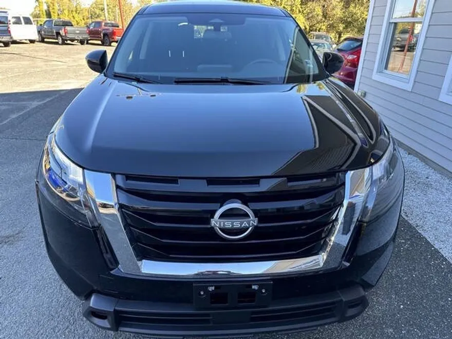 2024 Nissan Pathfinder S photo 1
