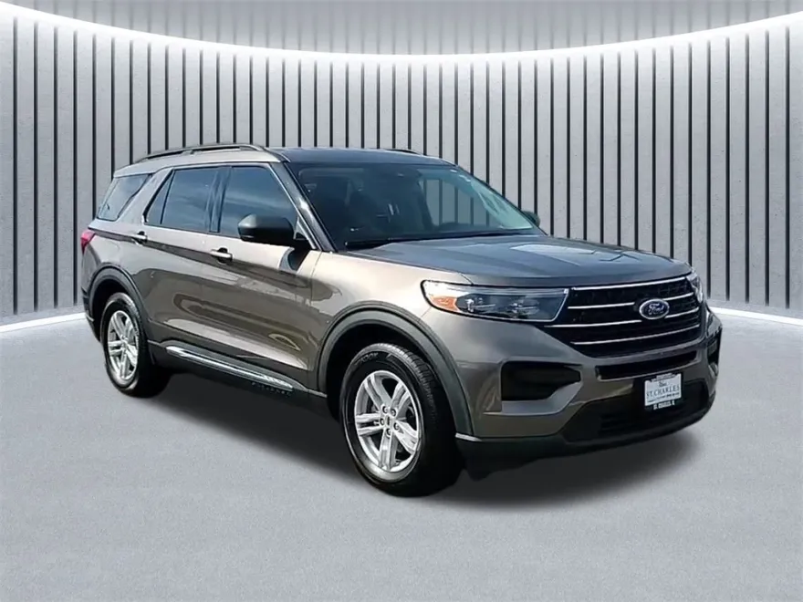 2021 Ford Explorer XLT photo 1