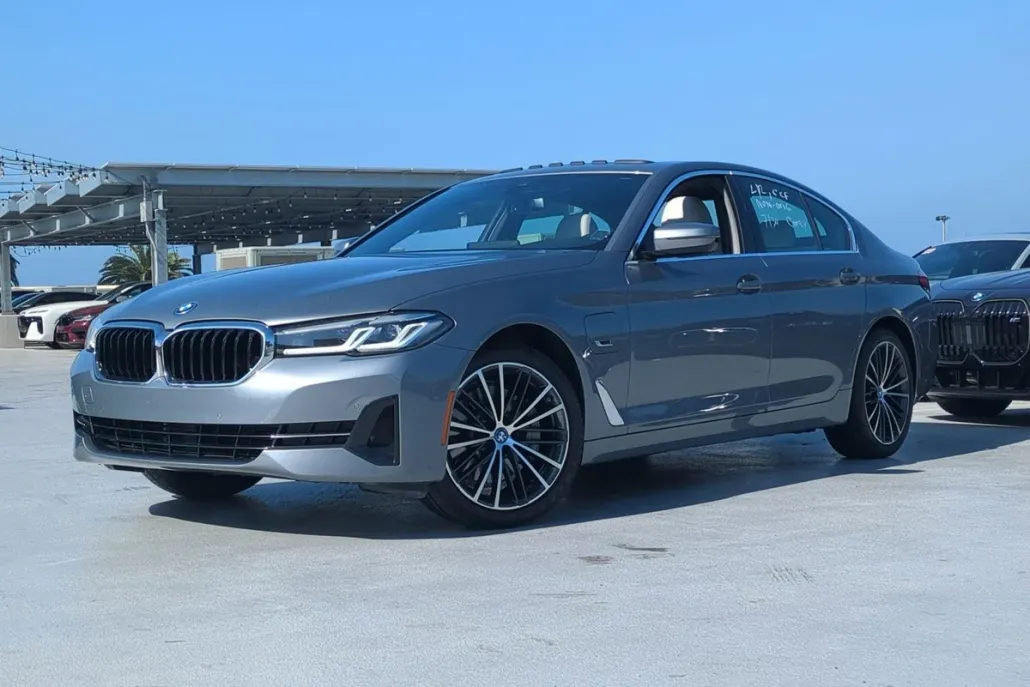 2023 Bmw 530e 5-Series photo 1