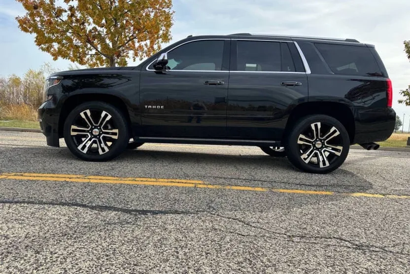 2017 Chevrolet Tahoe Premier photo 1