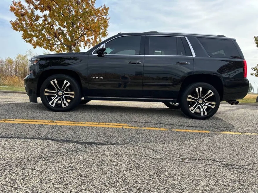 2017 Chevrolet Tahoe Premier photo 1