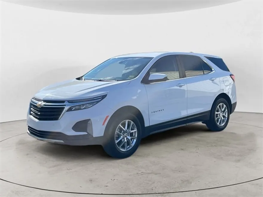 2024 Chevrolet Equinox LT photo 1