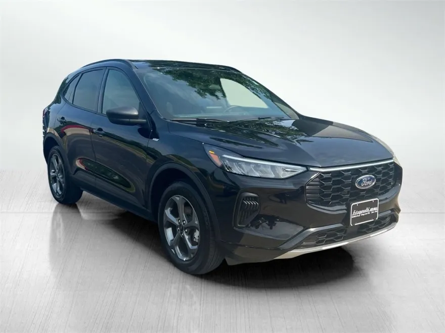 2025 Ford Escape ST-Line photo 1