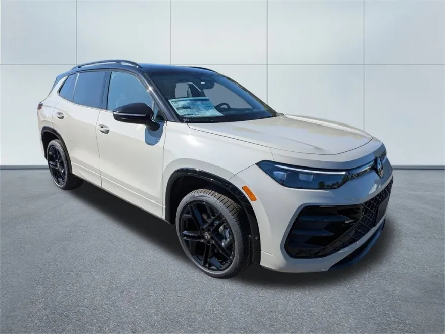 2025 Volkswagen Tiguan SE R-Line Black photo 1