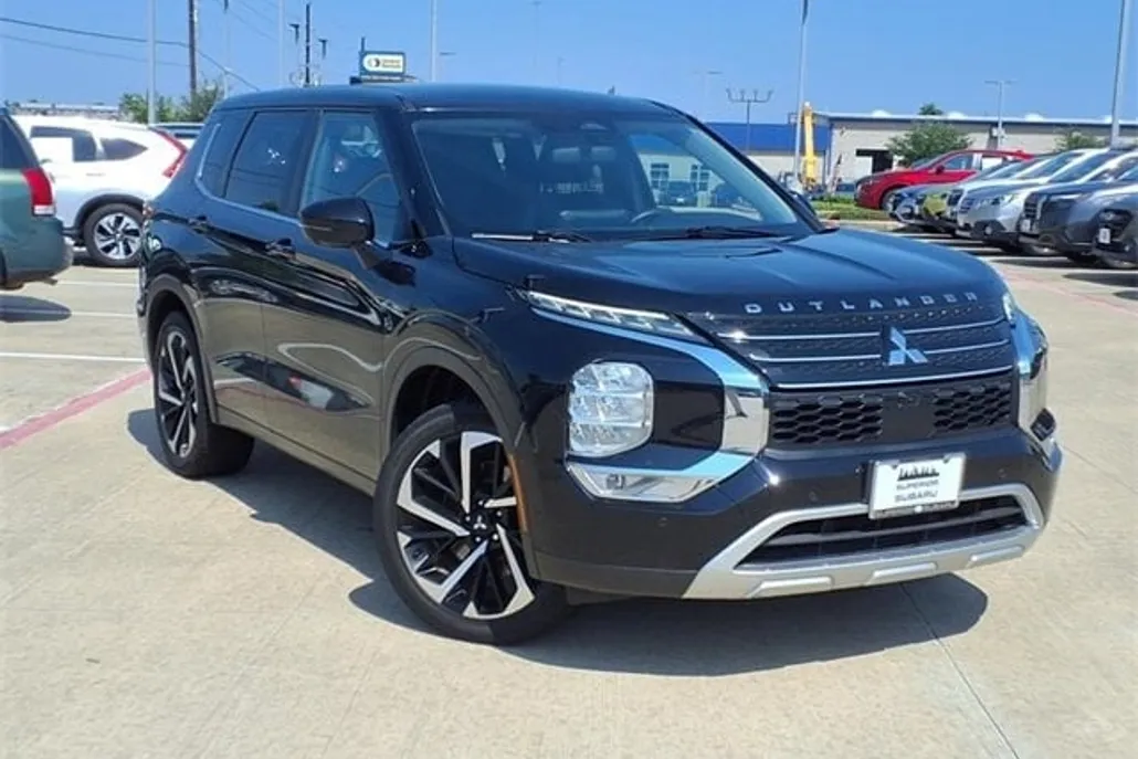 2022 Mitsubishi Outlander SE photo 1