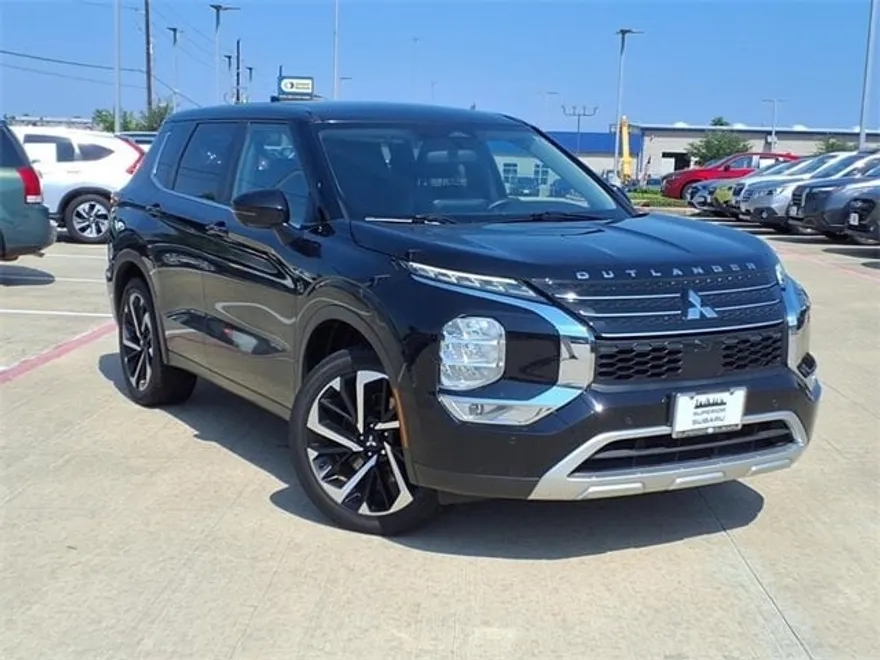 2022 Mitsubishi Outlander SE photo 1
