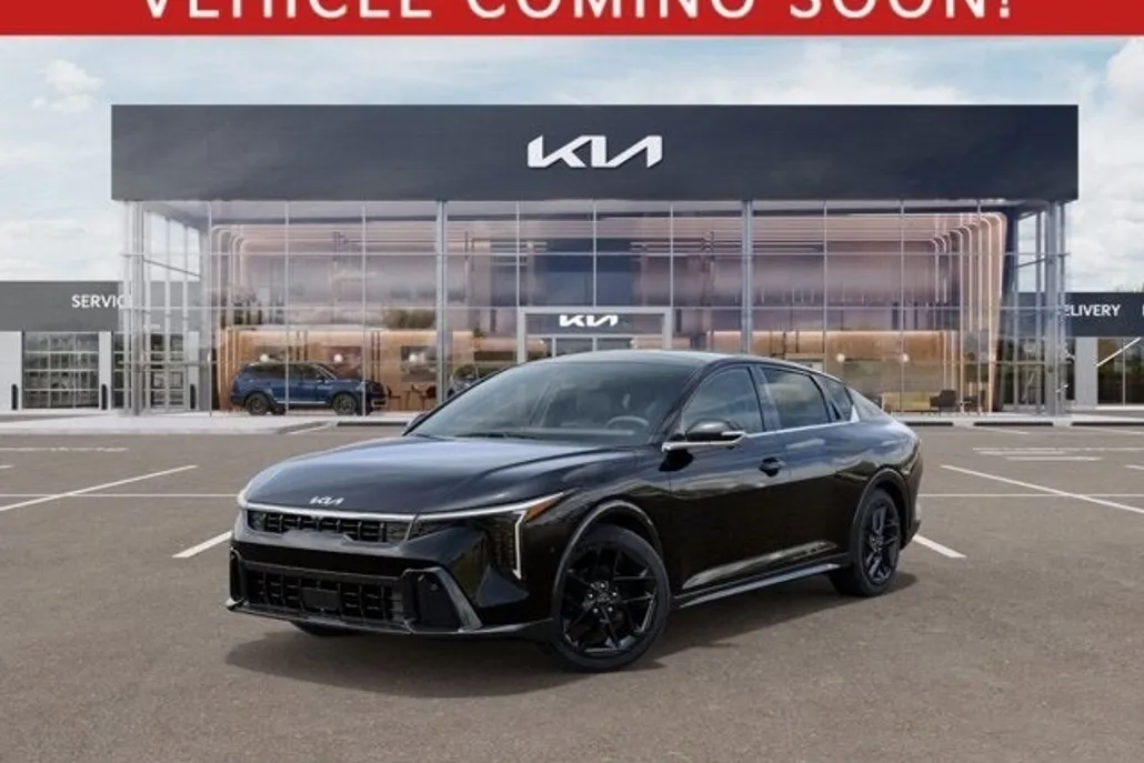 2025 Kia K4 GT-Line Turbo photo 1