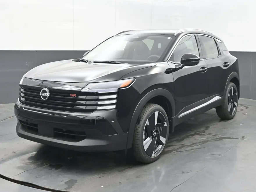 2026 Nissan Kicks SR photo 1
