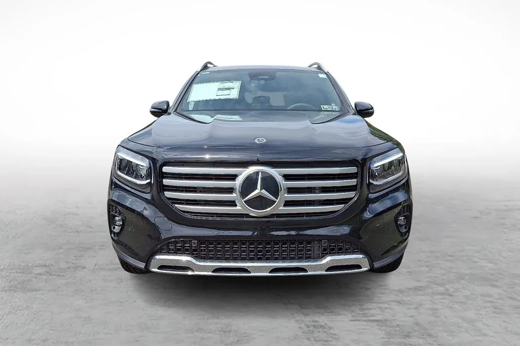 2026 Mercedes Benz GLB 250 4MATIC photo 1