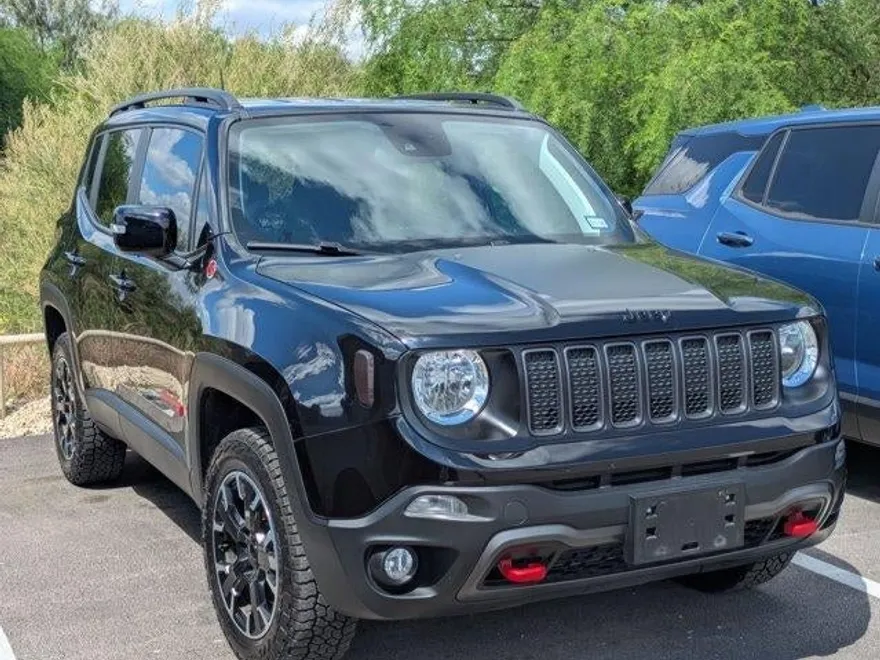 2023 Jeep Renegade Trailhawk photo 1