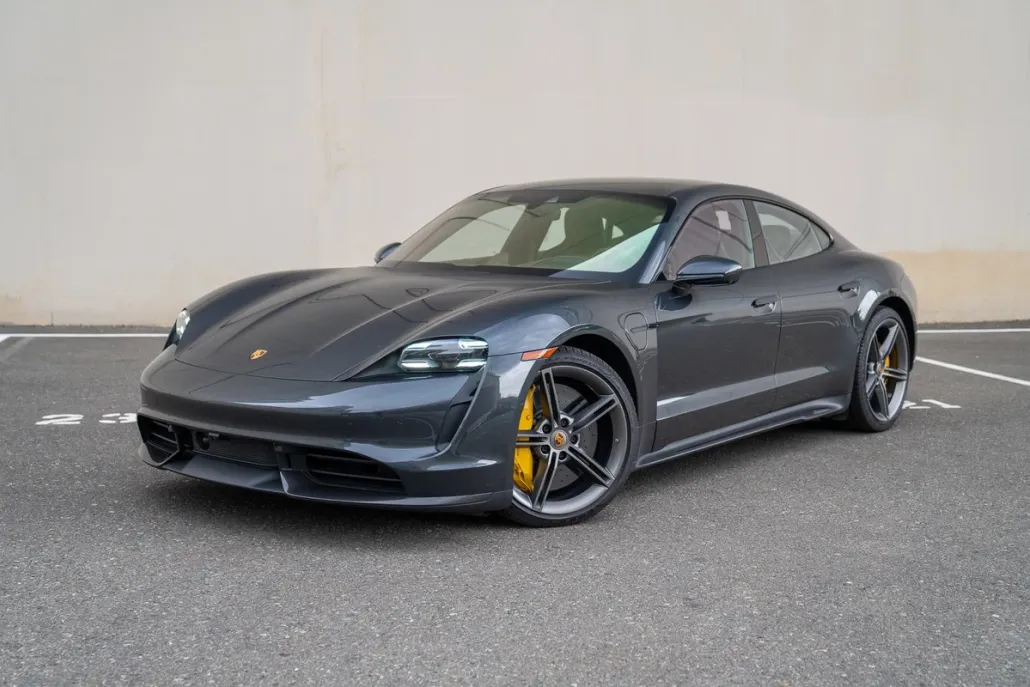 2022 Porsche Taycan Turbo photo 1