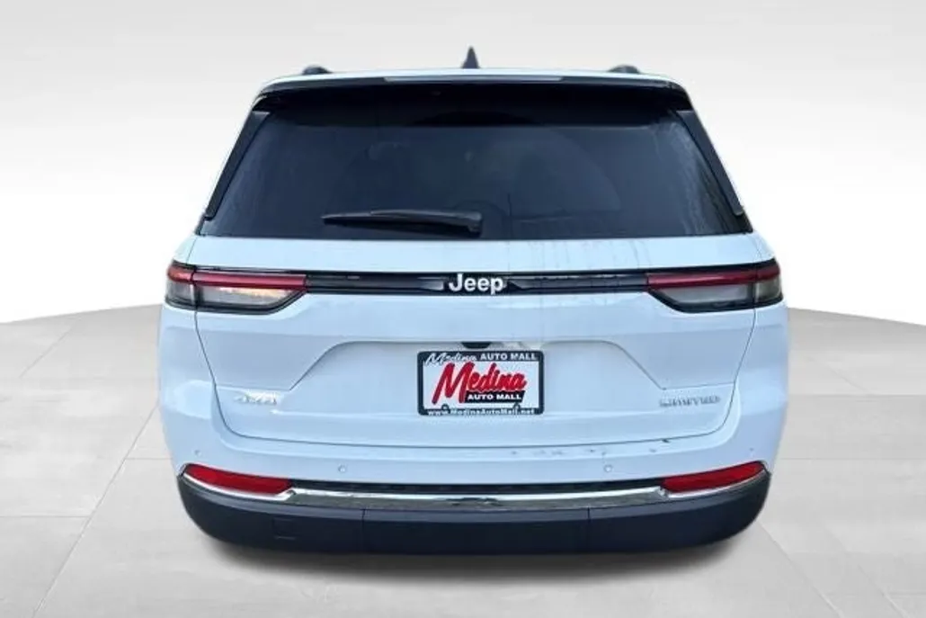 2025 Jeep Grand Cherokee Limited photo 1