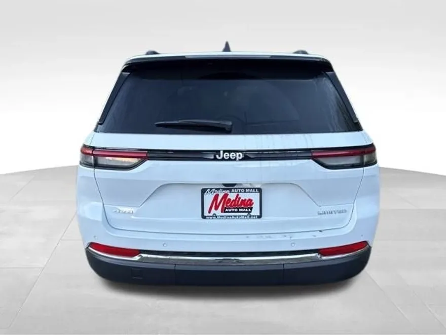 2025 Jeep Grand Cherokee Limited photo 1