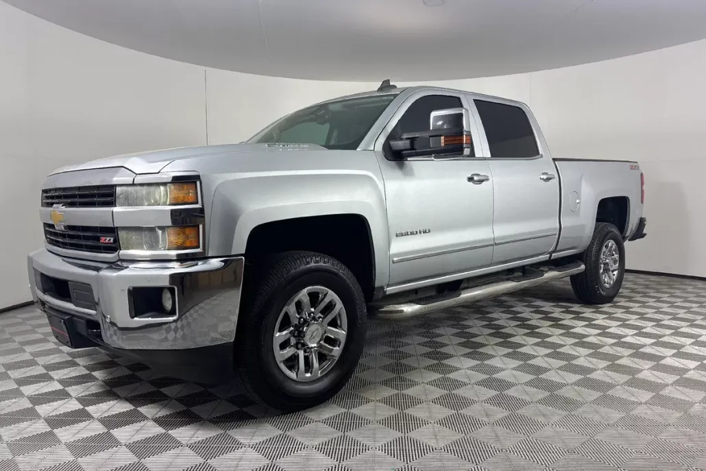 2015 Chevrolet Silverado LTZ photo 1