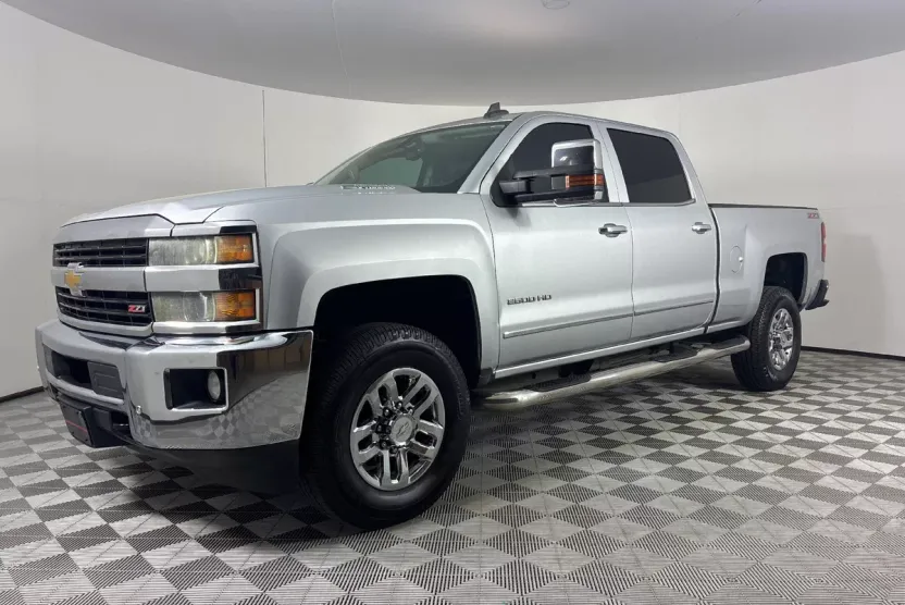 2015 Chevrolet Silverado LTZ photo 1