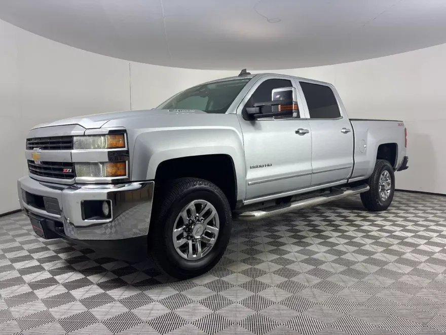 2015 Chevrolet Silverado LTZ photo 1