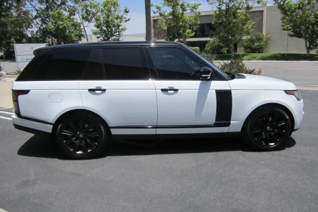 2017 Land Rover Range Rover HSE photo 1