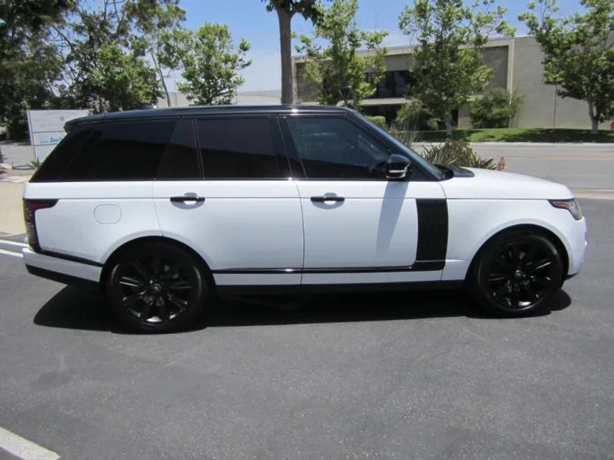 2017 Land Rover Range Rover HSE photo 1