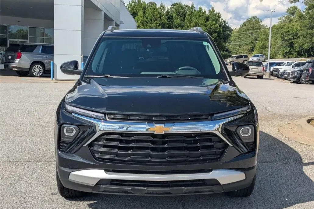 2024 Chevrolet Trailblazer LT photo 1