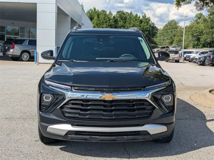 2024 Chevrolet Trailblazer LT photo 1