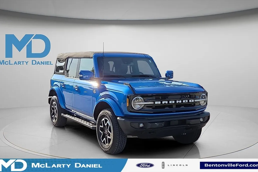 2024 Ford Bronco Outer Banks photo 1