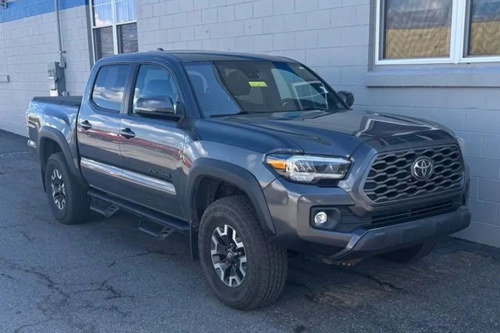 2021 Toyota Tacoma V6 photo 1