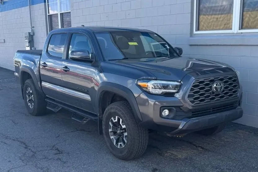 2021 Toyota Tacoma V6 photo 1